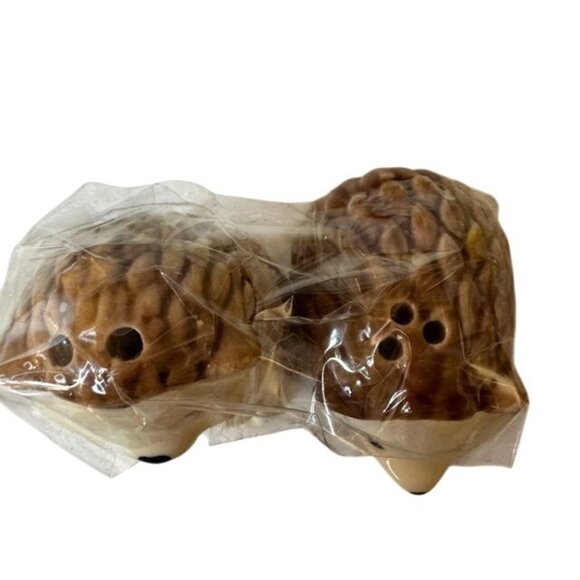 Hedgehog Ceramic Salt & Pepper Shaker Set - Picture 2 of 6